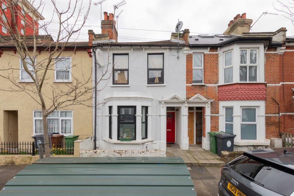 2 bedroom apartment for sale in Parkstone Road, Walthamstow, E17