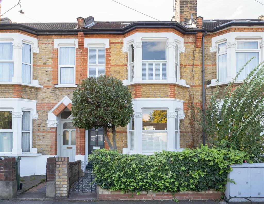 5 bedroom terraced house for sale in Dawlish Road, Leyton, E10