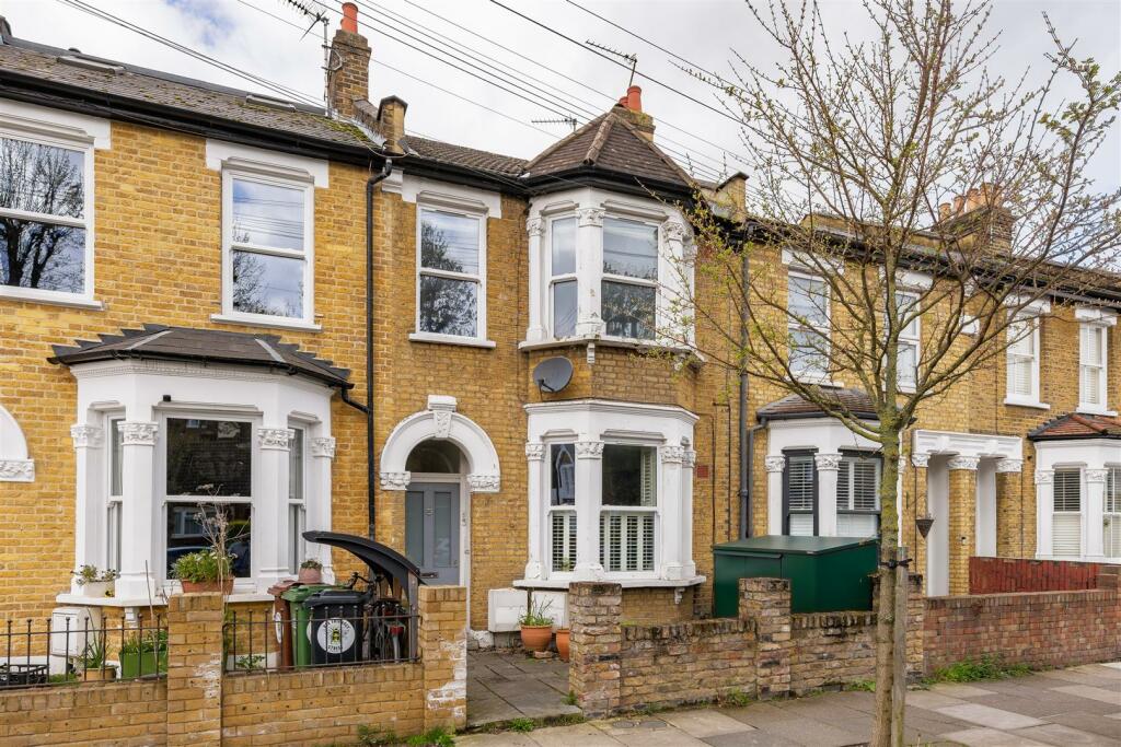 1 bedroom apartment for sale in Roland Road, Walthamstow, E17