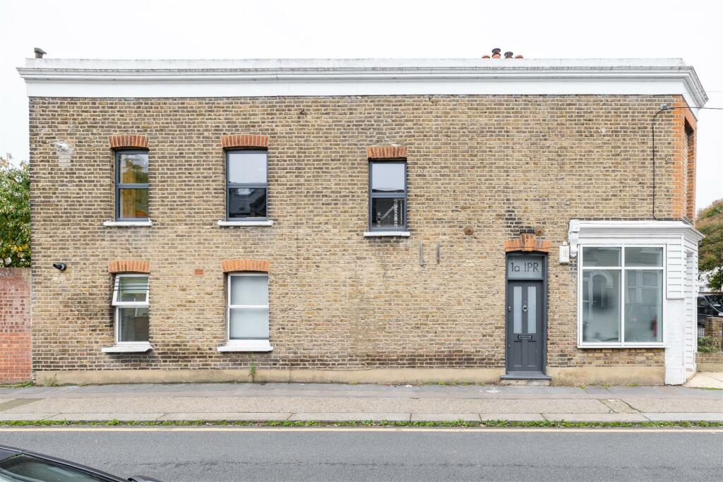 1 bedroom apartment for sale in Ickworth Park Road, Walthamstow, E17