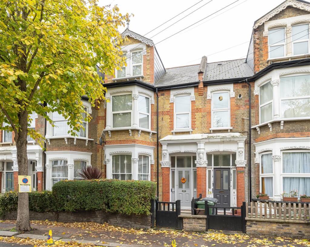 Main image of property: Cleveland Park Avenue, Walthamstow