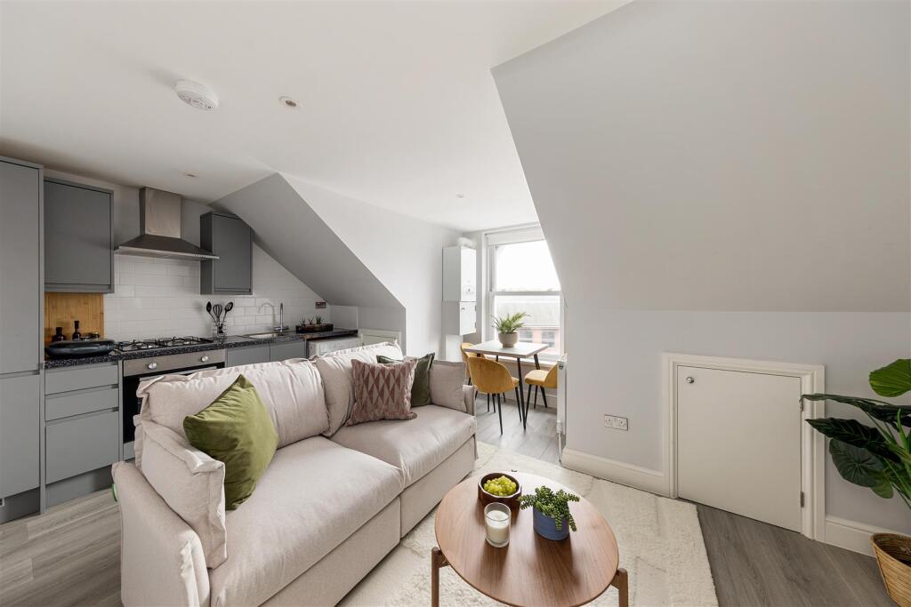 Main image of property: Hoe Street, Walthamstow