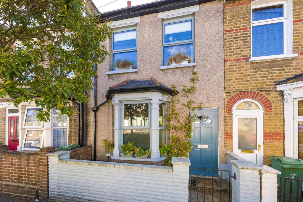 3 bedroom terraced house for sale in Shakespeare Road, Walthamstow, E17