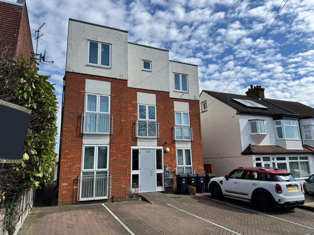 Main image of property: 136, Tomswood Hill, Ilford, Essex IG6 2QN