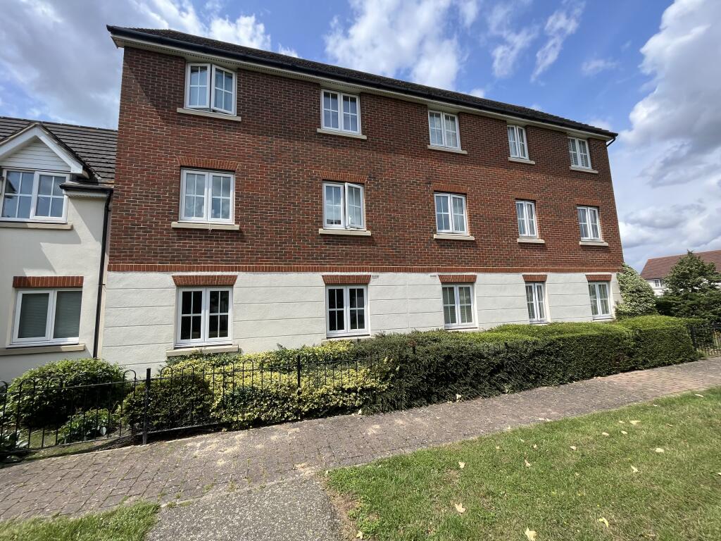 Main image of property: 72 Baden Powell Close, Great Baddow, Chelmsford, Essex CM2 7GA