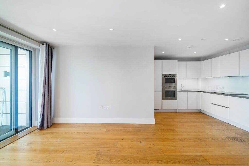 Main image of property: High Road London N20