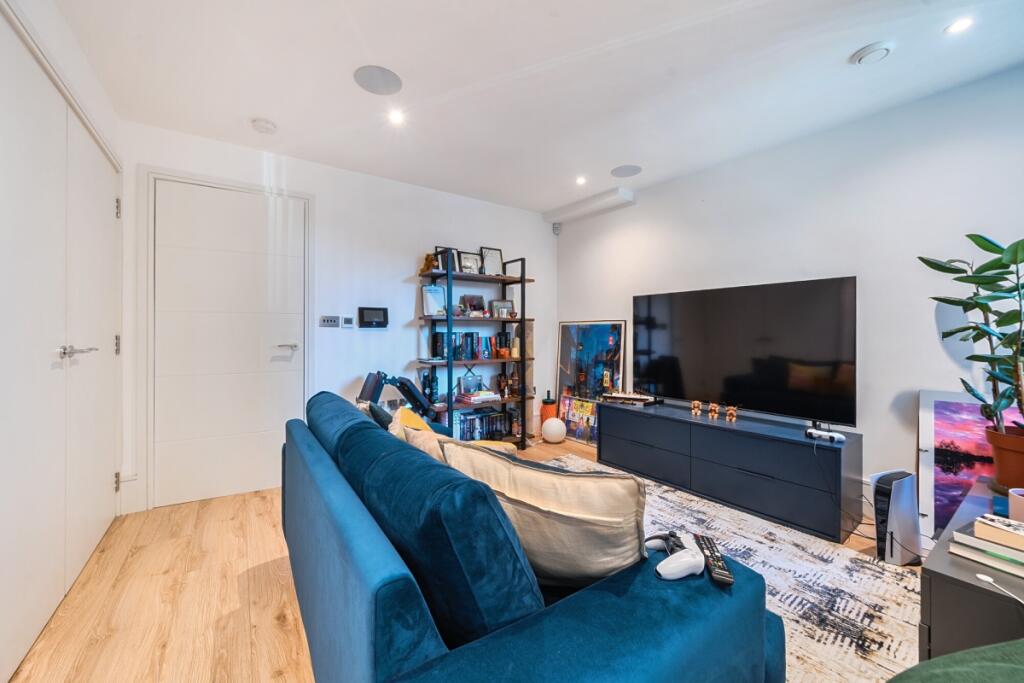 Main image of property: Athenaeum Road London N20