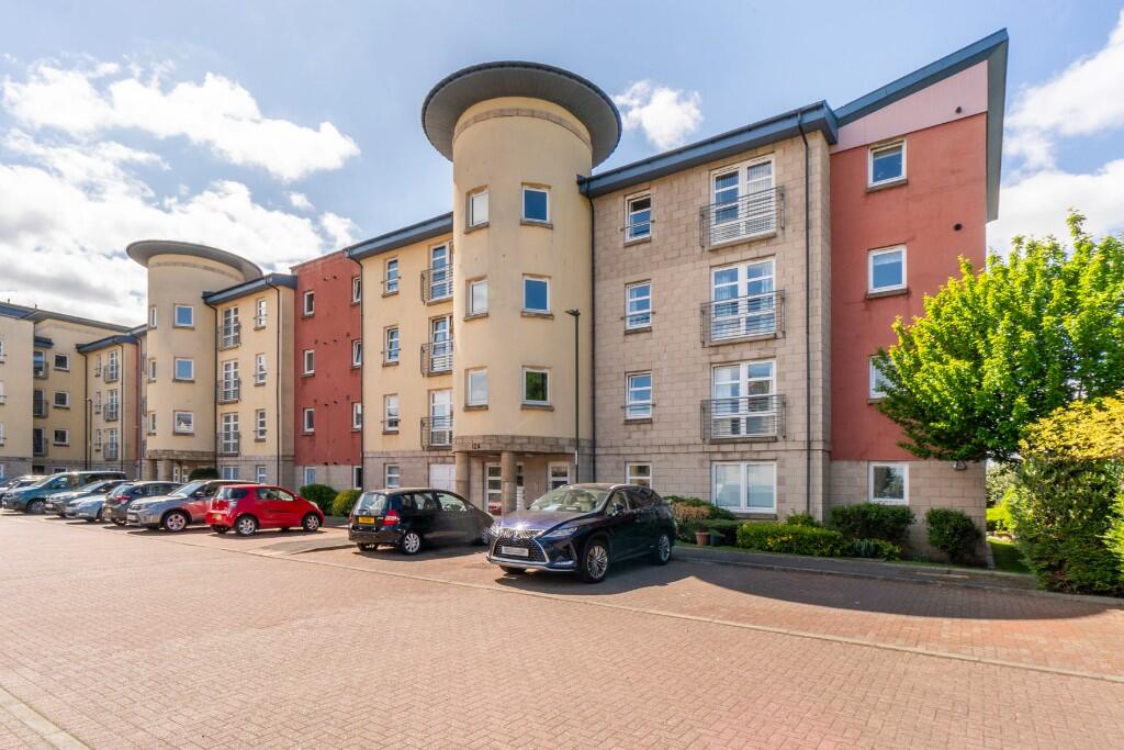 Main image of property: 124 Gylemuir Road, Edinburgh, EH12 7US