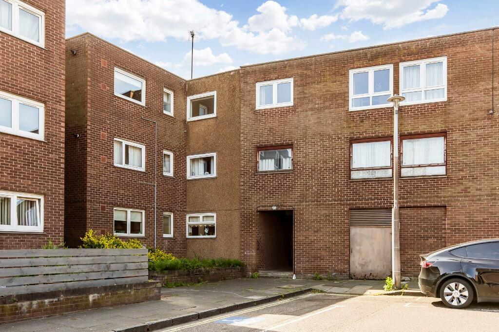 Main image of property: Giles Street, Edinburgh, EH6 6TR