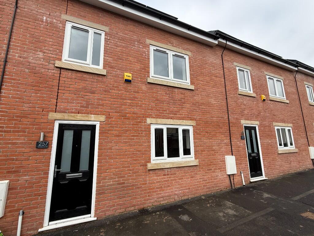 Main image of property: 259 Whiteacre Road, Ashton-Under-Lyne, Greater Manchester, OL6