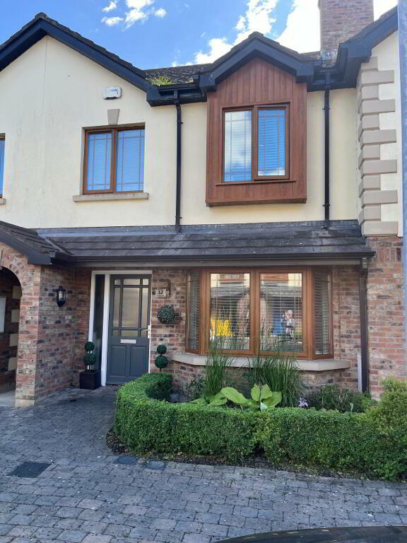 4 bedroom terraced house for sale in 32 Ascaill Rois, Carrickmacross
