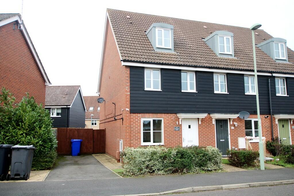 3 bedroom town house for sale in Wintergreen Road, Red Lodge, IP28