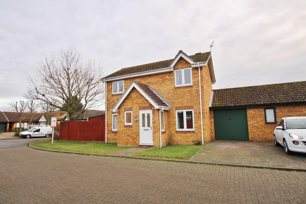 3 bedroom detached house for sale in Grosvenor House Court, Mildenhall