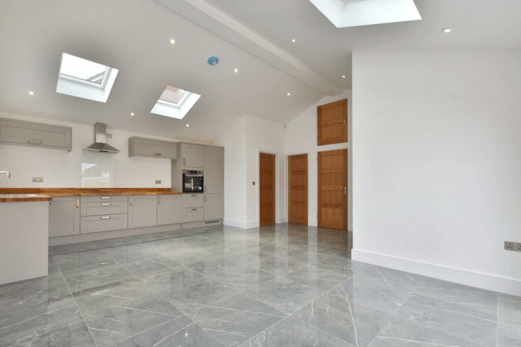Additional property image - Lyveden Gardens, Bristol