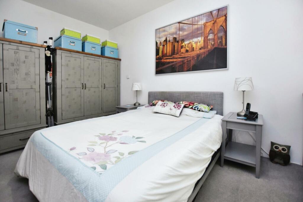 Additional property image - Lake Shore Drive, Bristol