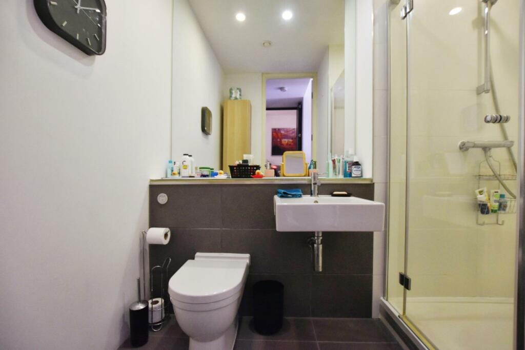 Additional property image - Lake Shore Drive, Bristol