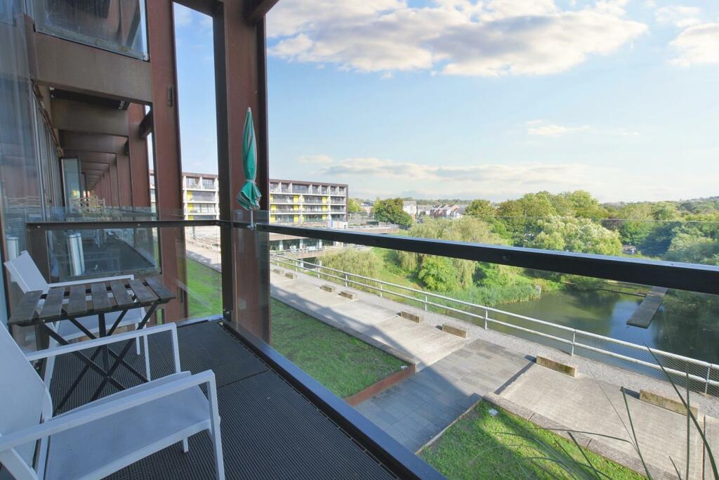 Additional property image - Lake Shore Drive, Bristol