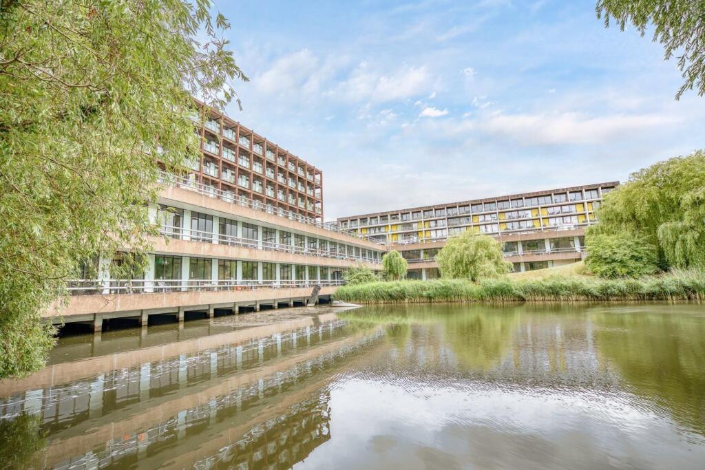 Additional property image - Lake Shore Drive, Bristol