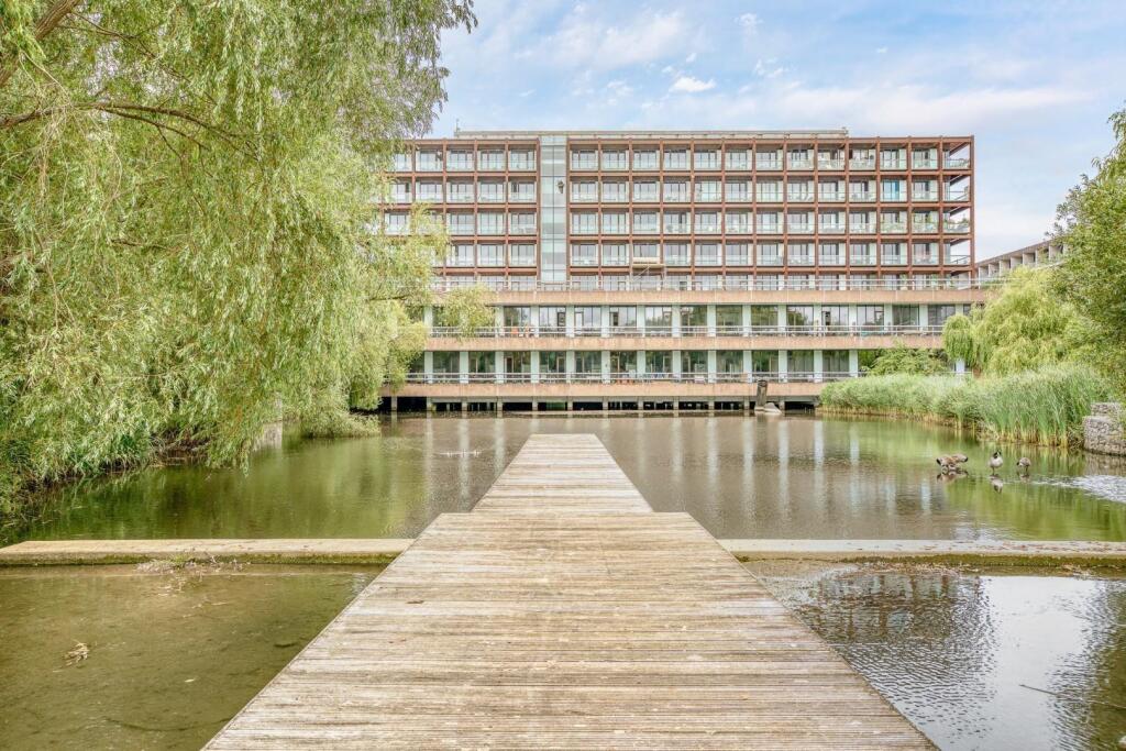 Additional property image - Lake Shore Drive, Bristol
