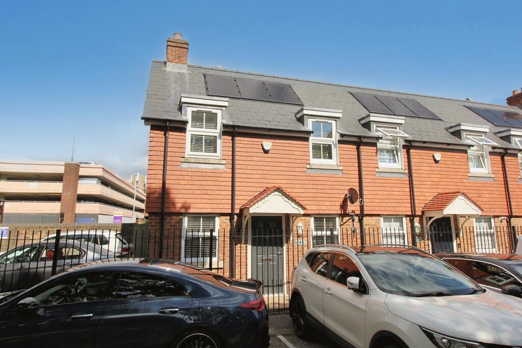 Main image of property: Bowling Green Alley, Poole