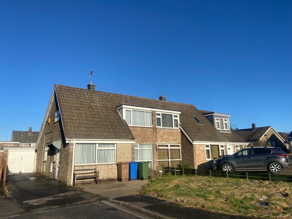 Main image of property: 49 Harewood Avenue, Bridlington, YO16 7QE