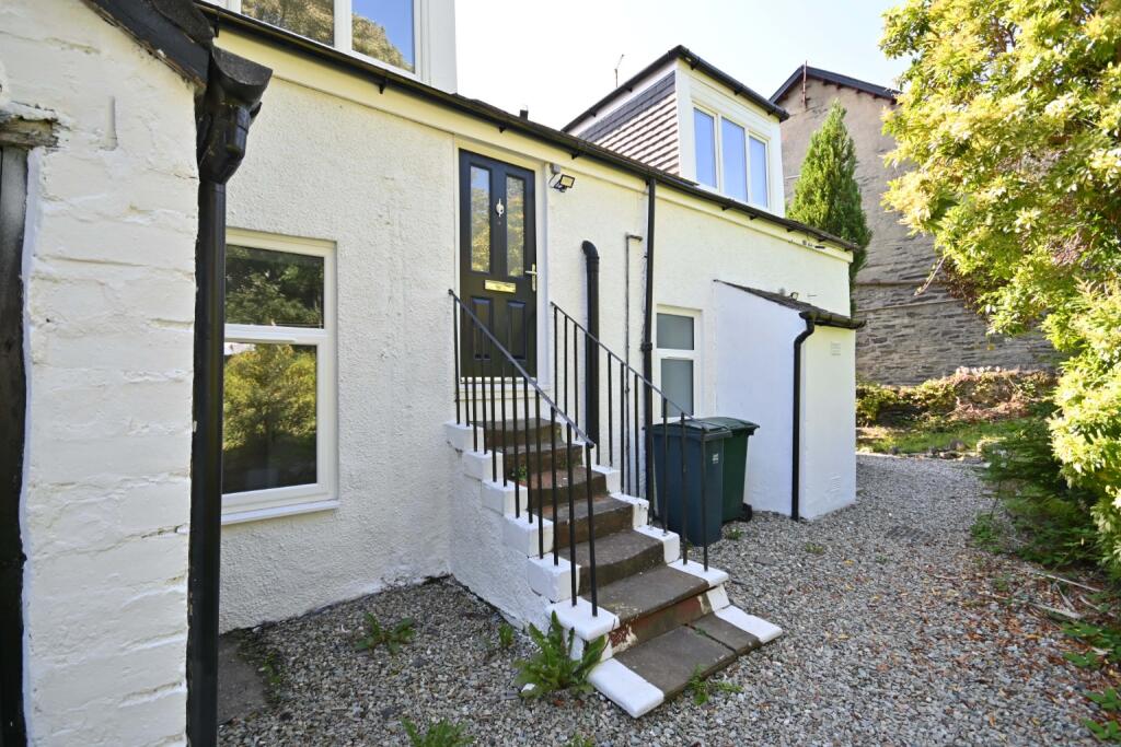 Main image of property: 58B Queen Street, Dunoon, Argyll and Bute, PA23 8AU