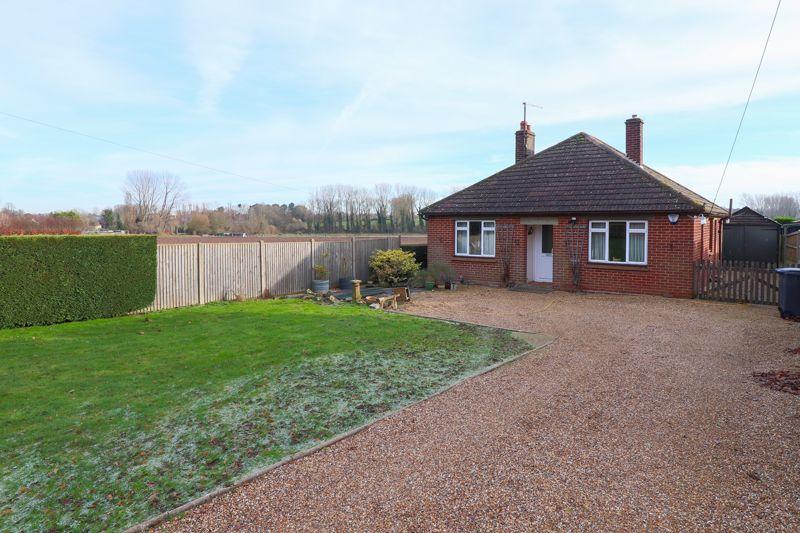3 bedroom detached bungalow for sale in Wingham, CT3