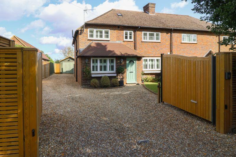 4 bedroom semidetached house for sale in Bekesbourne Lane, Bekesbourne