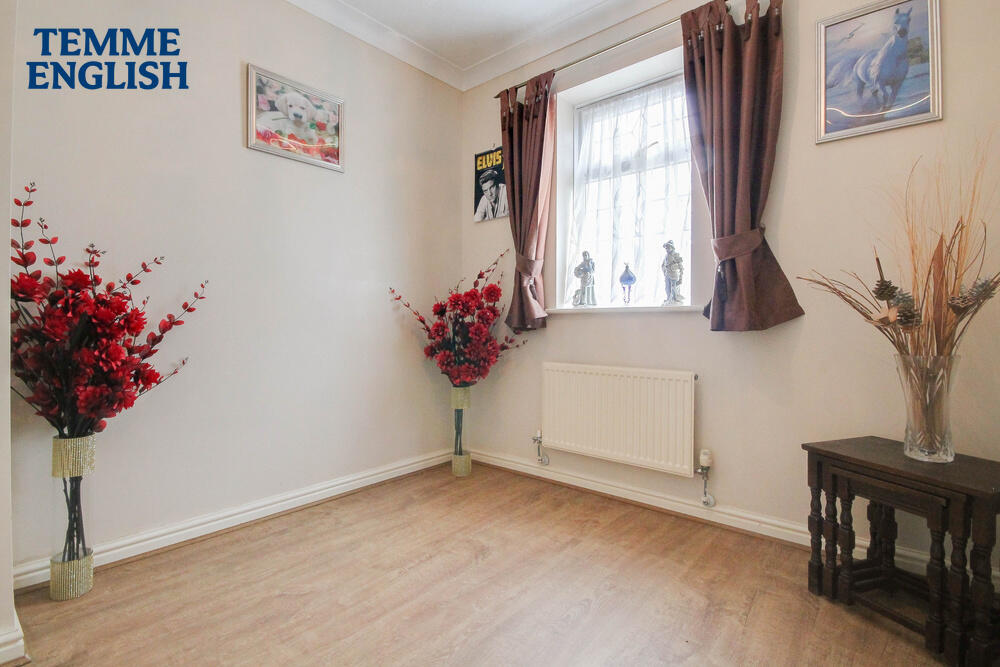 3 bedroom detached house for sale in Wraysbury Drive, Steeple View