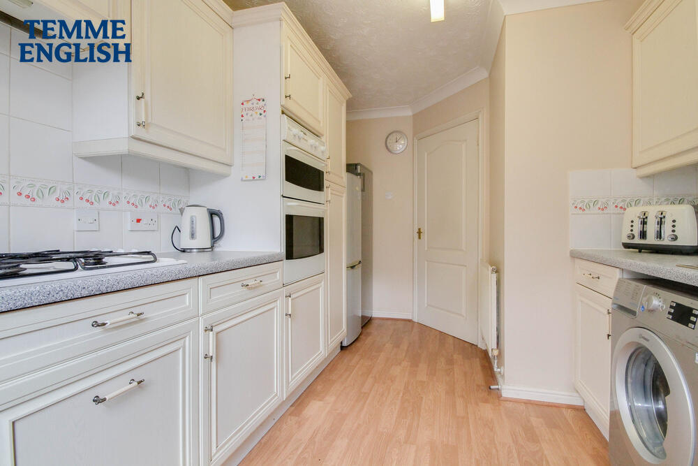 3 bedroom detached house for sale in Wraysbury Drive, Steeple View