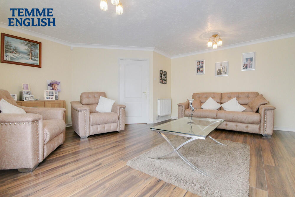 3 bedroom detached house for sale in Wraysbury Drive, Steeple View