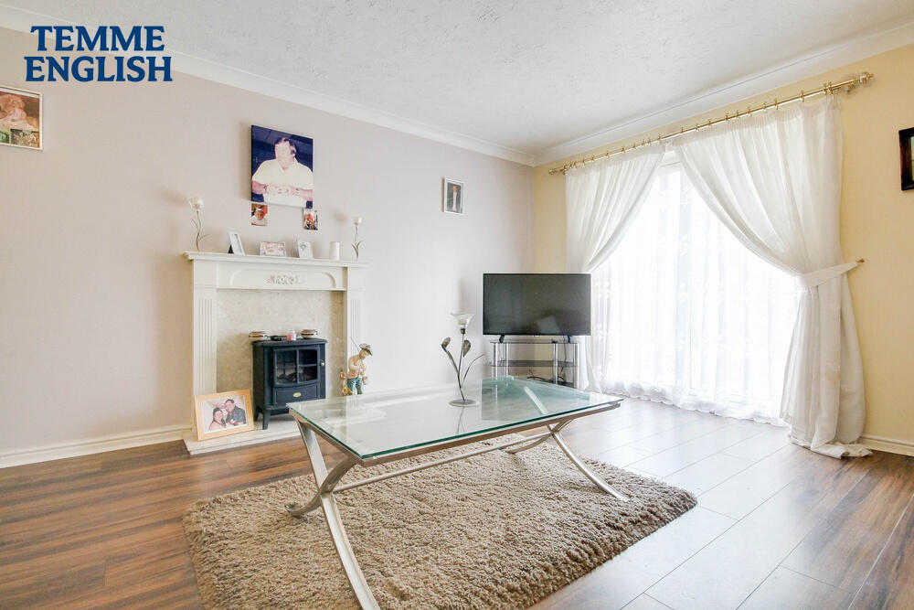 3 bedroom detached house for sale in Wraysbury Drive, Steeple View