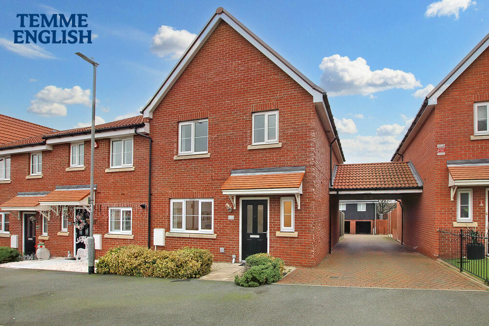 3 bedroom end of terrace house for sale in School Avenue, Dunton Fields