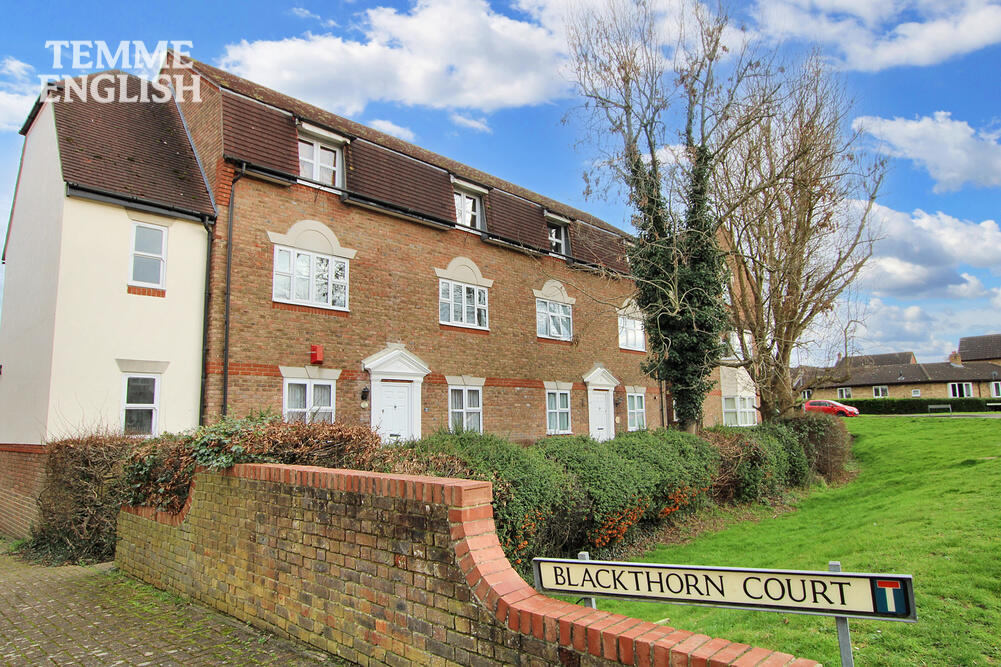 2 bedroom ground floor for sale in Blackthorn Court, Great