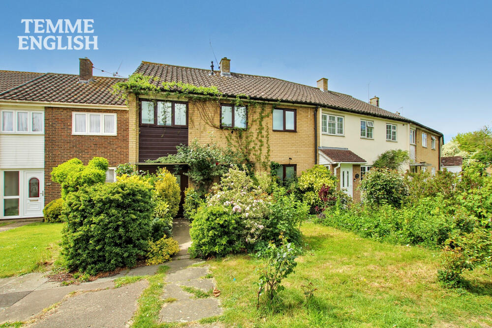 Main image of property: Long Lynderswood, Basildon, Essex, SS15