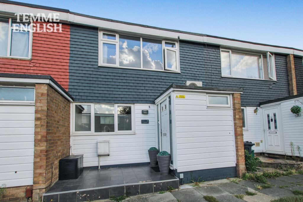 Main image of property: Wykes Green, Basildon, SS14