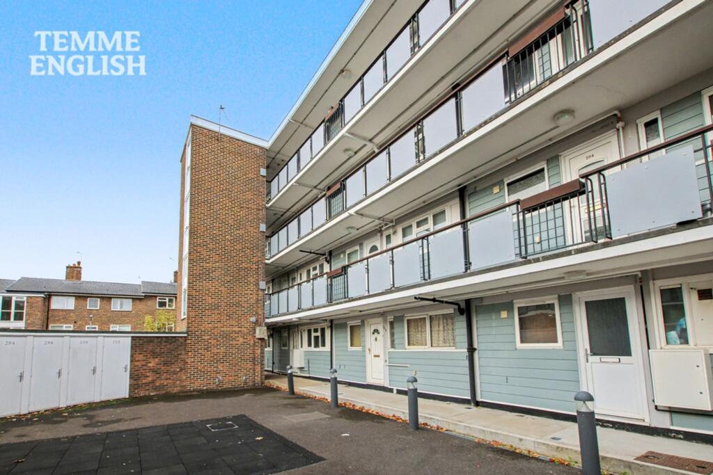 Main image of property: The Knares, Basildon, SS16
