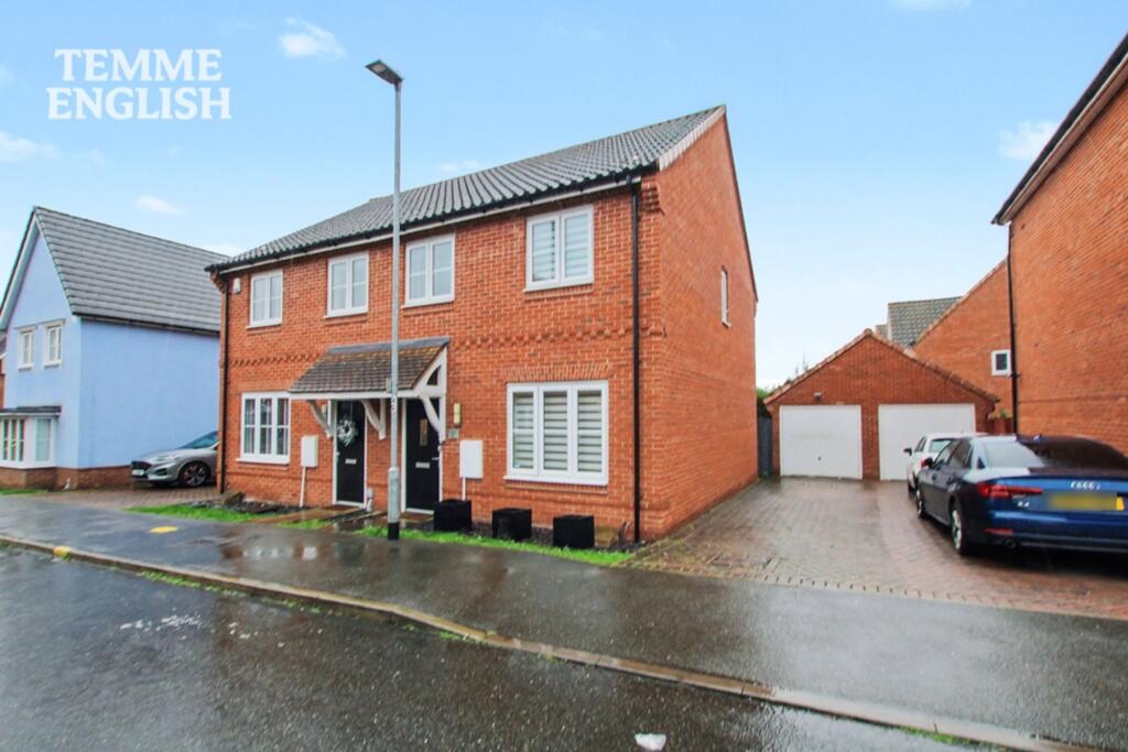 Main image of property: Dulwich Avenue, Laindon, SS15