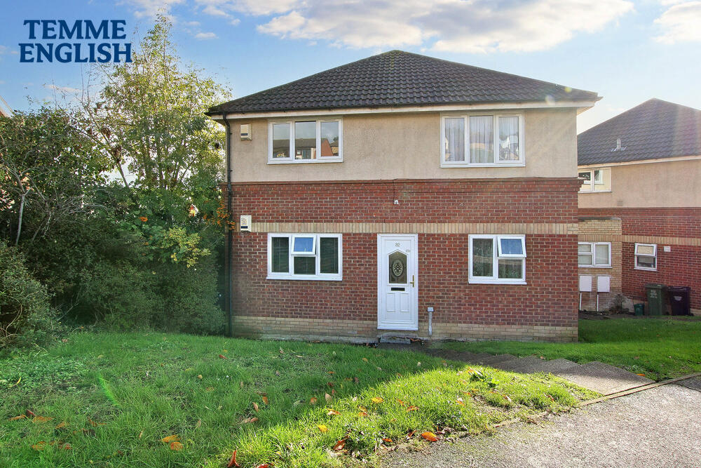 2 bedroom ground floor for sale in Seaview Avenue, Basildon