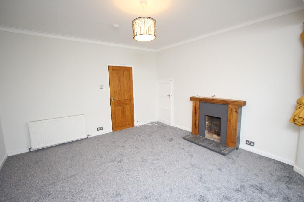 Flat to rent on Salvesen Crescent, Granton, Edinburgh, EH4