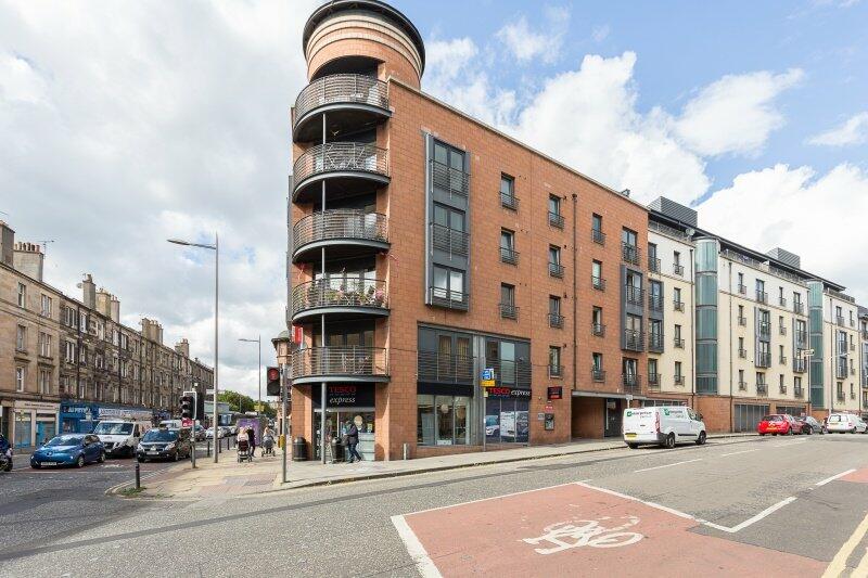 2 bedroom flat for rent in Cables Wynd, Leith, Edinburgh, EH6