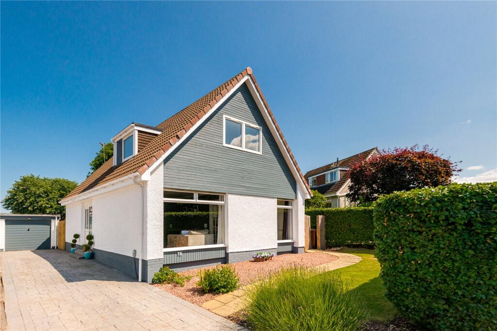 Main image of property: 15 Charteris Park, Longniddry, East Lothian, EH32 0NX