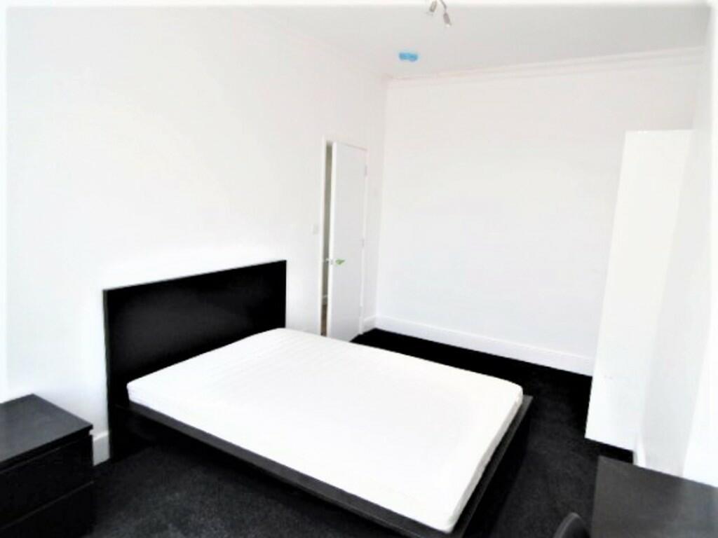 4 bedroom terraced house for rent in Brays Lane, Stoke, Coventry, CV2 4DZ, CV2