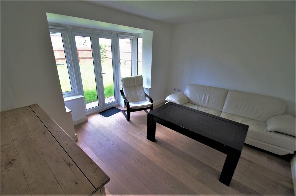 4 bedroom semi-detached house for rent in Firedrake Croft, Stoke, Coventry, CV1 2DR, CV1