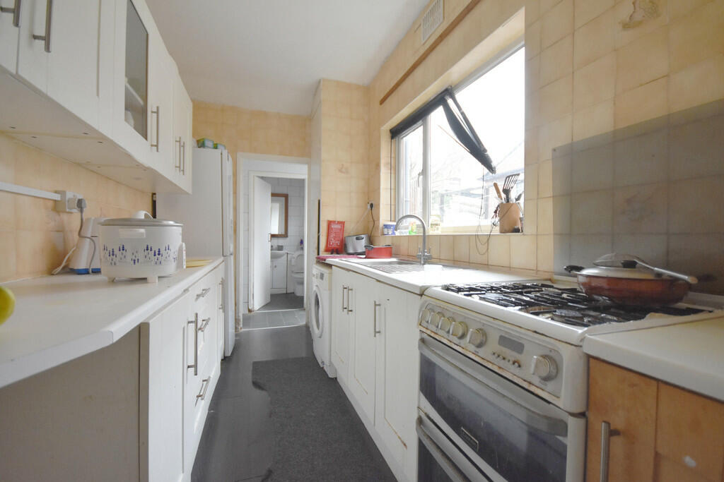 Additional property image - Blythe Road, Hillfields, Coventry