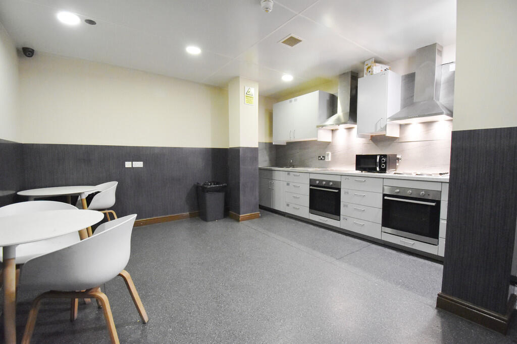 Main image of property: Corporation Street, Coventry, CV1 1GF