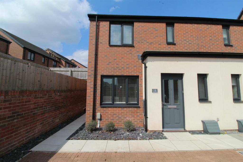 3 bedroom house for rent in Rees Drive, Old St. Mellons, Cardiff, CF3 6AS, CF3