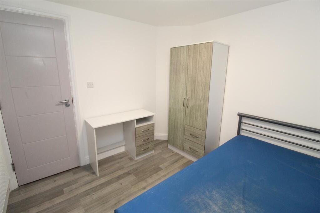 Additional property image - Kingsland Terrace, Pontypridd, CF37 1RX