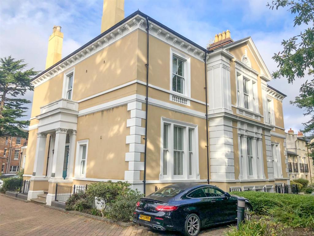 2 bedroom apartment for sale in Northumberland Road, Leamington Spa, CV32