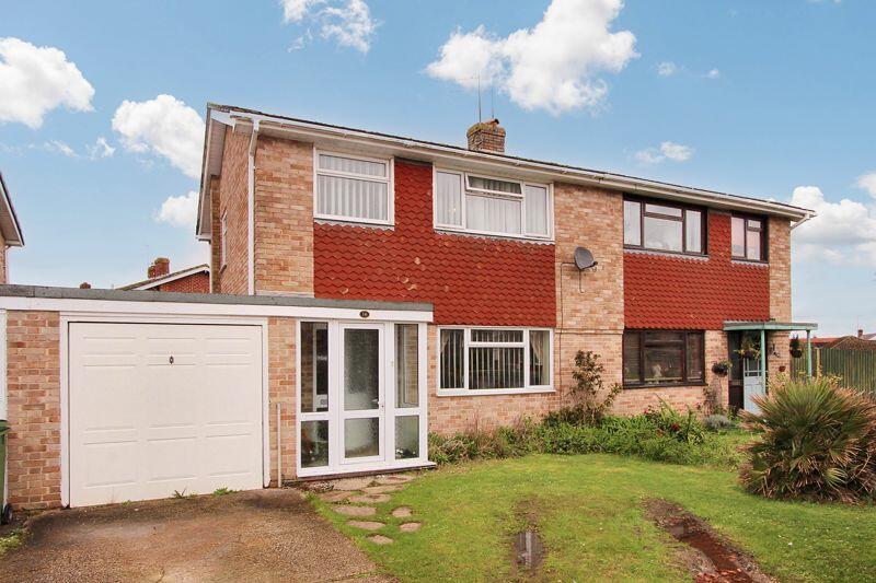 3 bedroom semidetached house for sale in Bow Grove, SherfieldOn